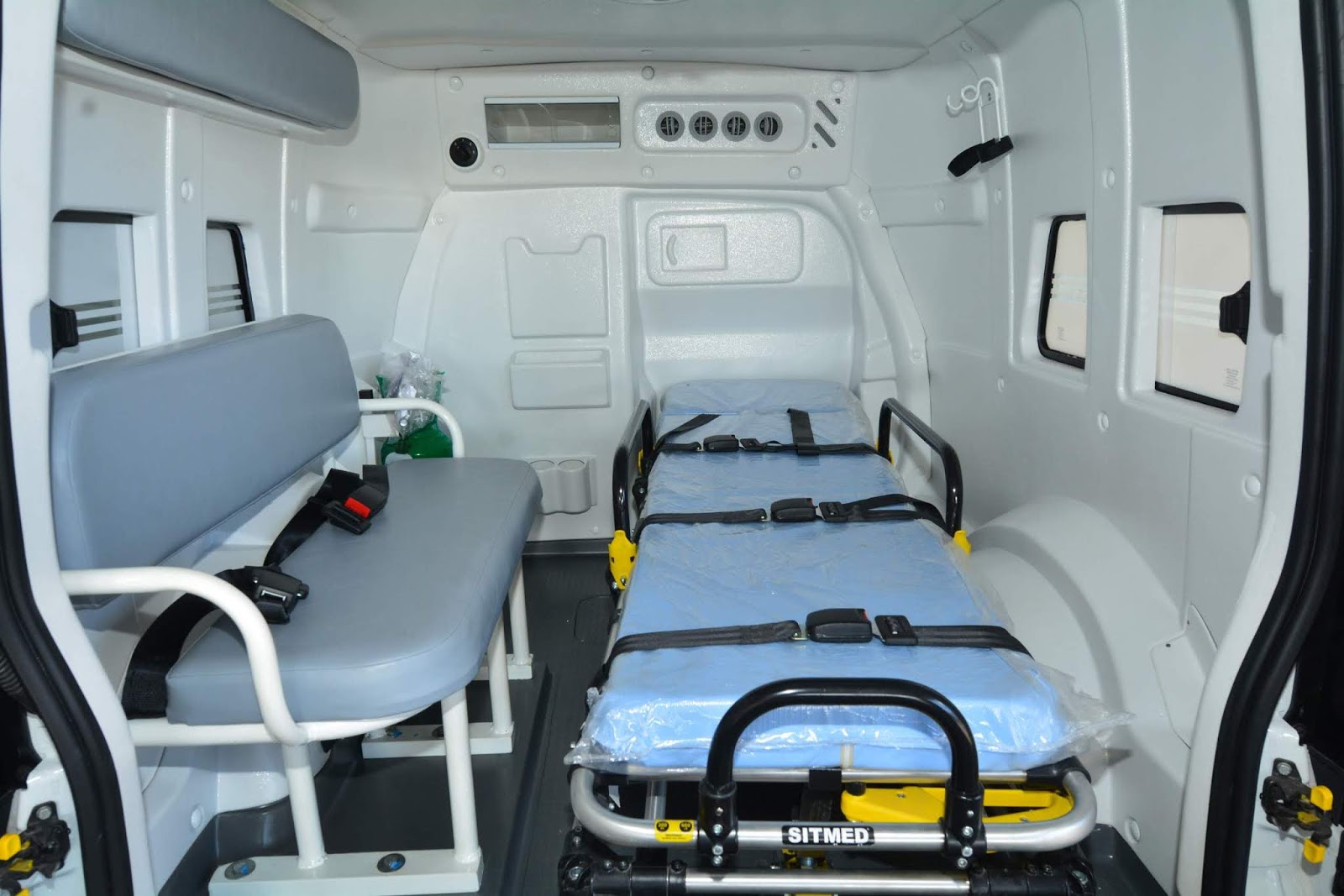 Fiat-Fiorino-Ambulancia (5)